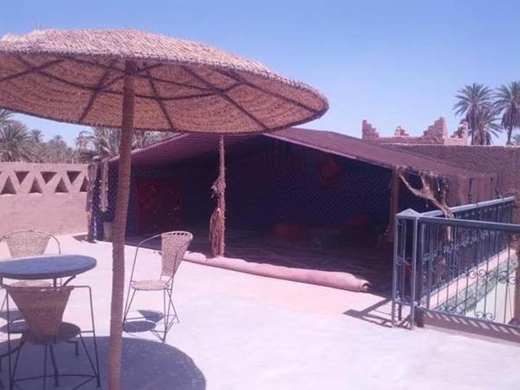 Riad La Maison Du Desert Oulad Driss Exterior foto